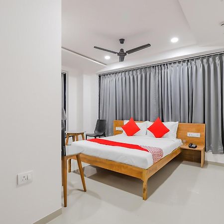 Hotel O Casa Marina Bhatha Bagian luar foto