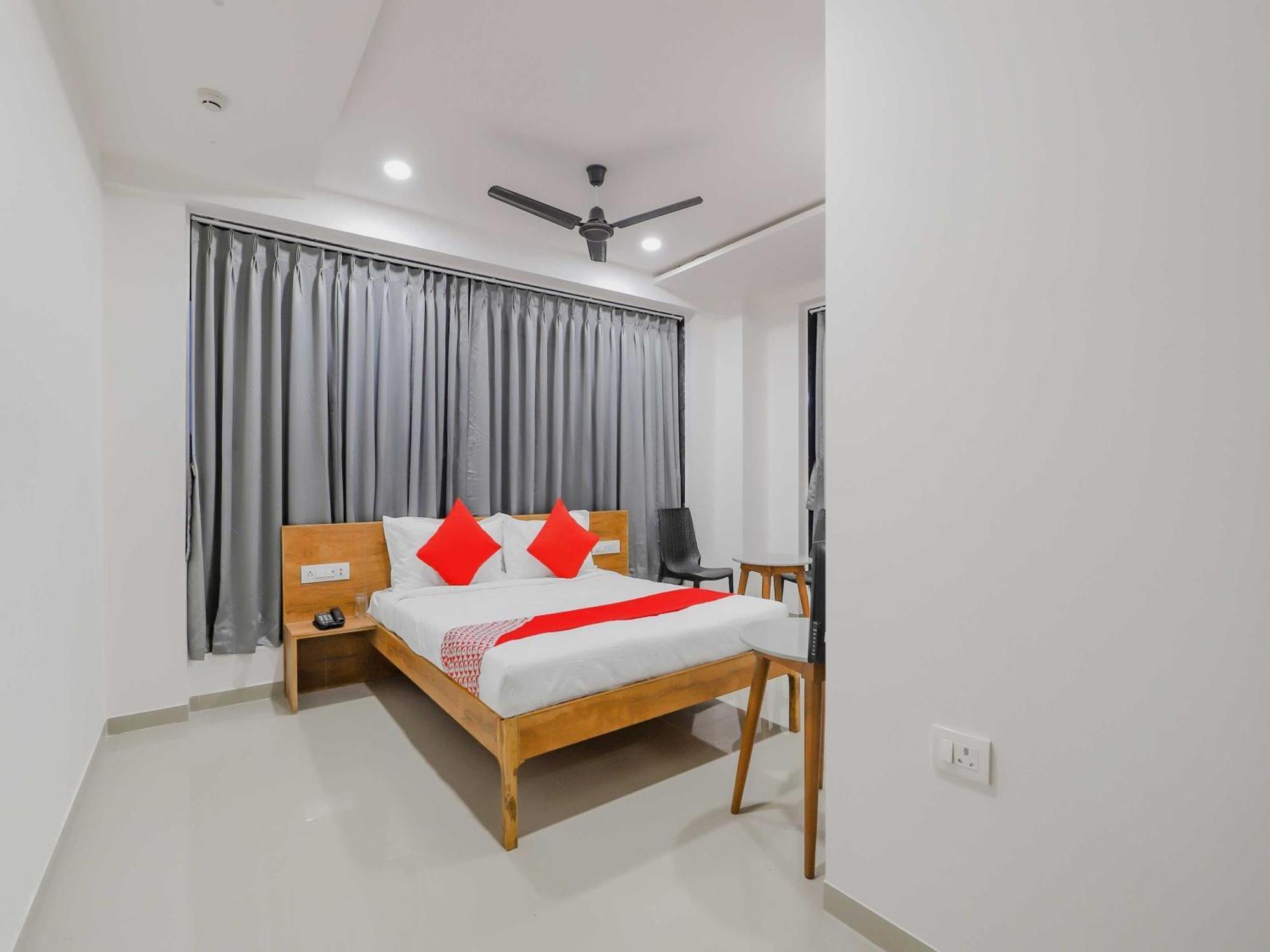 Hotel O Casa Marina Bhatha Bagian luar foto