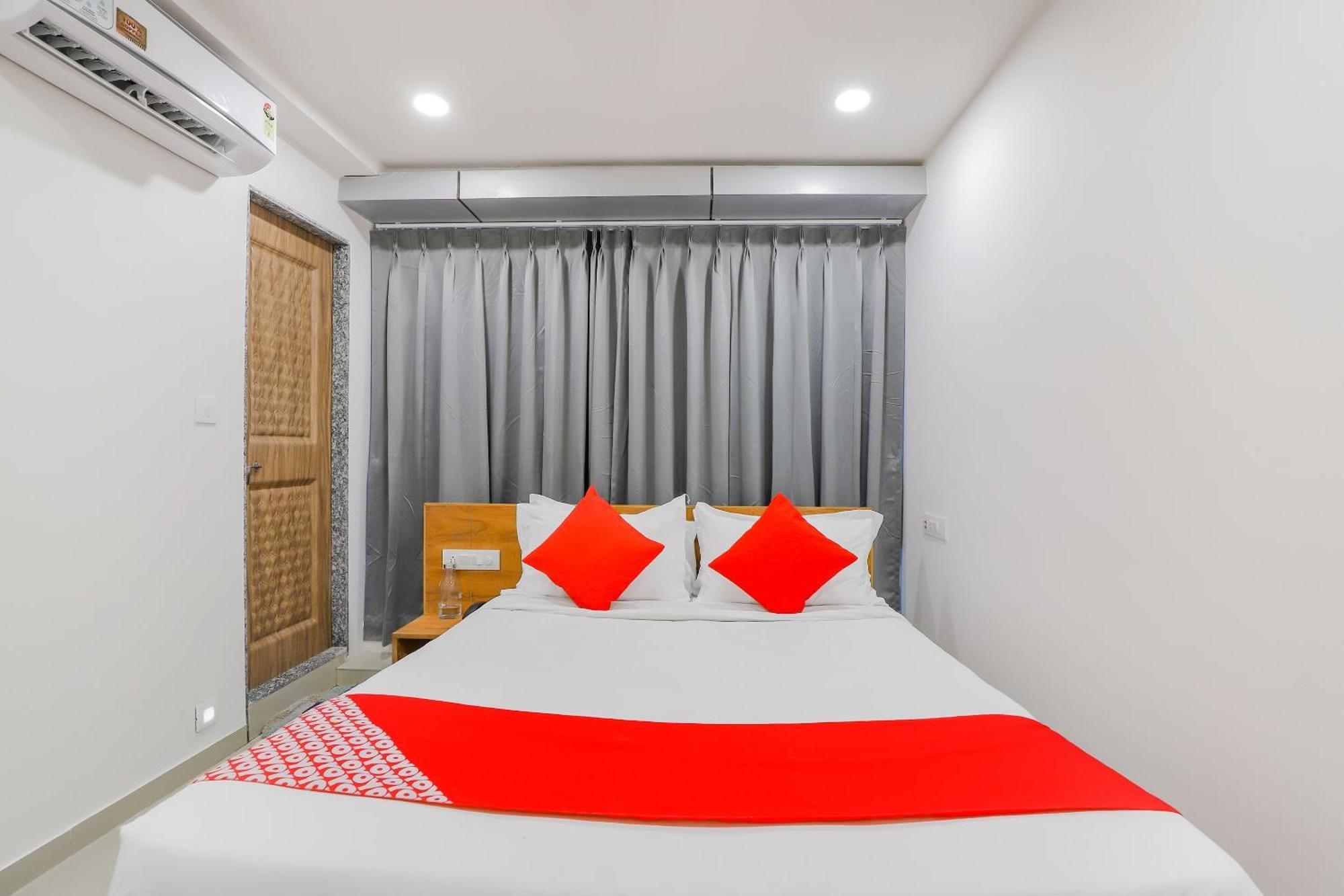 Hotel O Casa Marina Bhatha Bagian luar foto