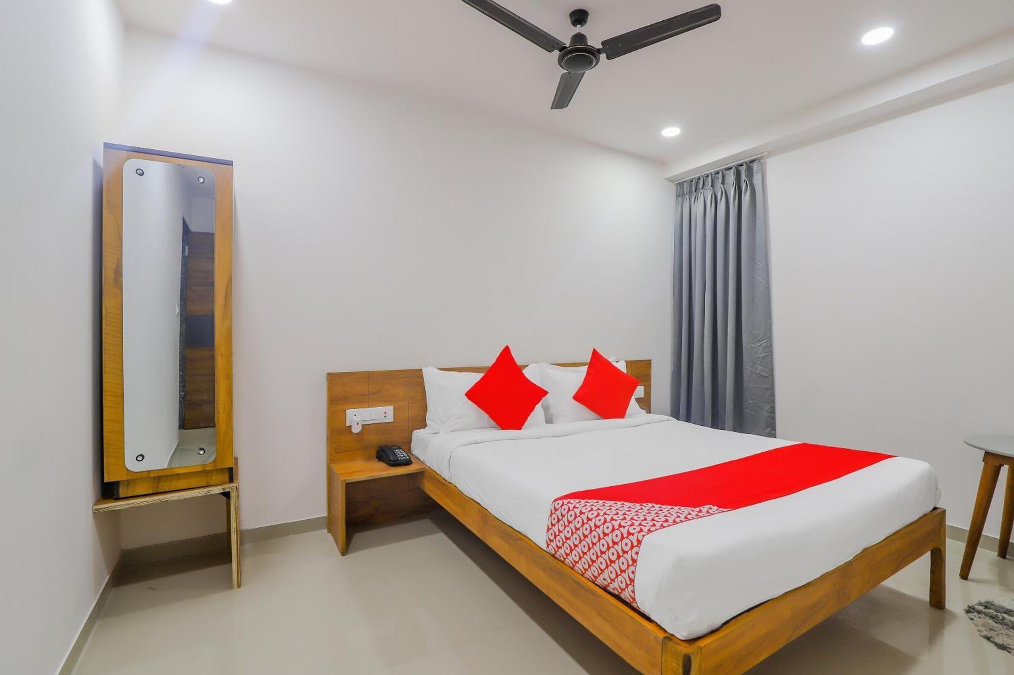 Hotel O Casa Marina Bhatha Bagian luar foto